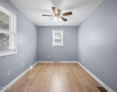 804 Nutswamp Road - Photo Thumbnail 21