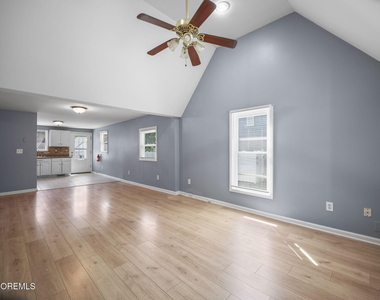 804 Nutswamp Road - Photo Thumbnail 7