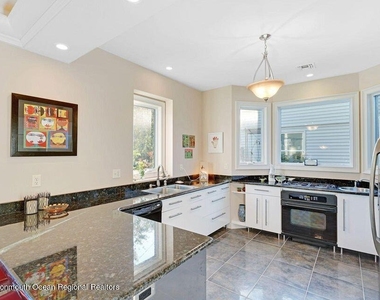 417 15th Avenue - Photo Thumbnail 7