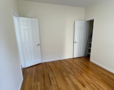East 38th Street - Photo Thumbnail 4