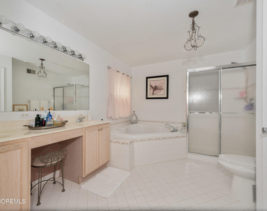 4 Scottsdale Court - Photo Thumbnail 32