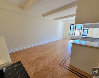East 63 Street - Photo Thumbnail 1