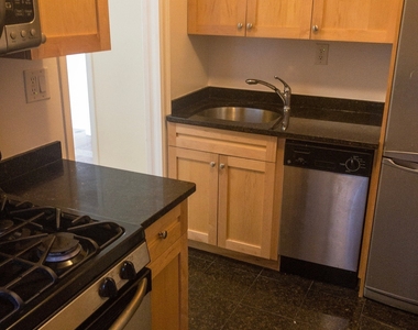 West 79 Street - Photo Thumbnail 4