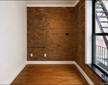 East 13th Street - Photo Thumbnail 3