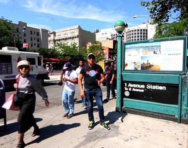 East 14 Street - Photo Thumbnail 6