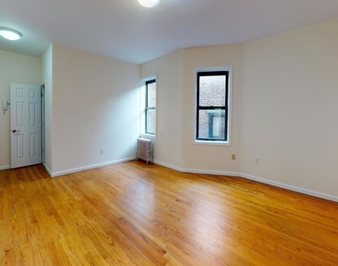 East 38 Street - Photo Thumbnail 3