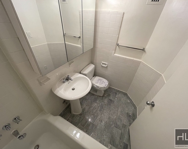 East 38 Street - Photo Thumbnail 4