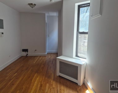 East 87 Street - Photo Thumbnail 2