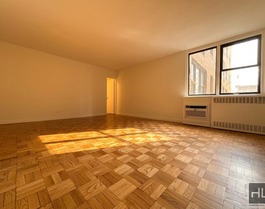 East 79th Street - Photo Thumbnail 1