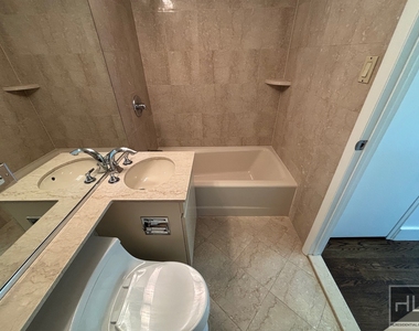 East 63 Street - Photo Thumbnail 6