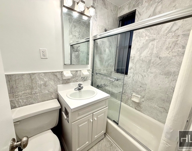 East 51 Street - Photo Thumbnail 2