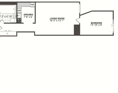 East 76 Street - Photo Thumbnail 6