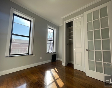 Avenue B - Photo Thumbnail 3