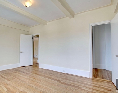 West 79 Street - Photo Thumbnail 5