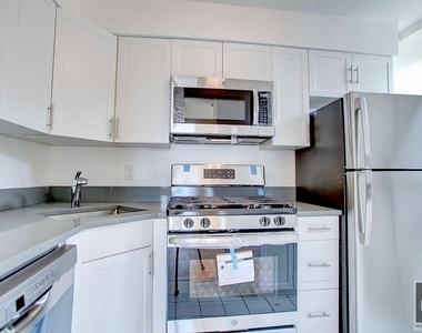 West 79 Street - Photo Thumbnail 8
