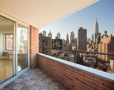 2nd Avenue - Photo Thumbnail 7