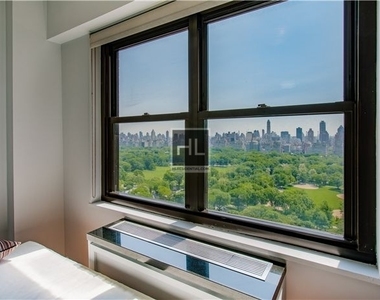 West 64th Street - Photo Thumbnail 4