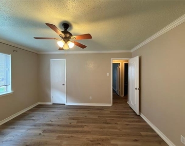 1717 Warwick Street - Photo Thumbnail 11