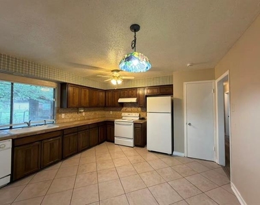 1717 Warwick Street - Photo Thumbnail 6
