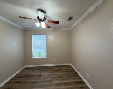 1717 Warwick Street - Photo Thumbnail 12