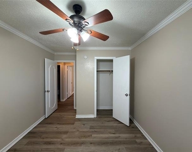 1717 Warwick Street - Photo Thumbnail 13