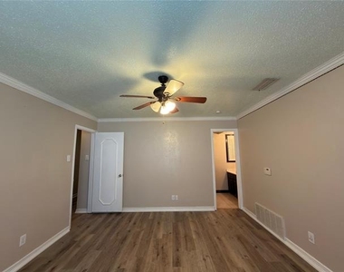 1717 Warwick Street - Photo Thumbnail 9