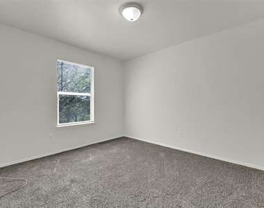 338 Castleridge Drive - Photo Thumbnail 12