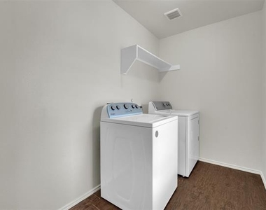 338 Castleridge Drive - Photo Thumbnail 18