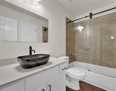 338 Castleridge Drive - Photo Thumbnail 16