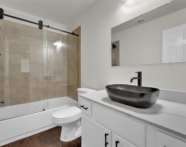 338 Castleridge Drive - Photo Thumbnail 15