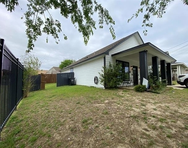 2214 Gordon Street - Photo Thumbnail 27