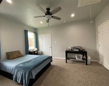 2214 Gordon Street - Photo Thumbnail 11