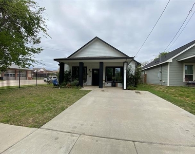 2214 Gordon Street - Photo Thumbnail 1