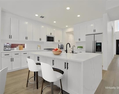 1615 Bryce Canyon Lane - Photo Thumbnail 10