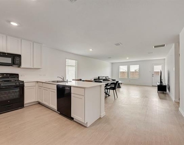14112 Hammersmith Street - Photo Thumbnail 3