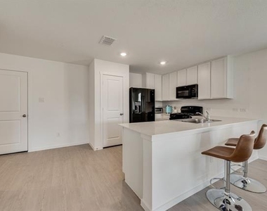 14112 Hammersmith Street - Photo Thumbnail 6