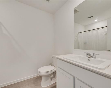 14112 Hammersmith Street - Photo Thumbnail 11
