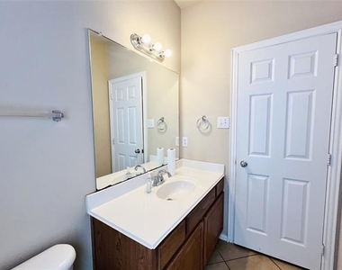 552 Kerry Street - Photo Thumbnail 21