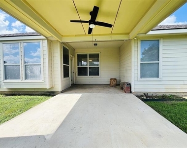 552 Kerry Street - Photo Thumbnail 25