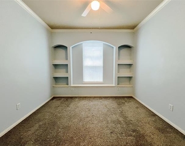 552 Kerry Street - Photo Thumbnail 7