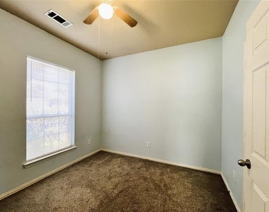 552 Kerry Street - Photo Thumbnail 19