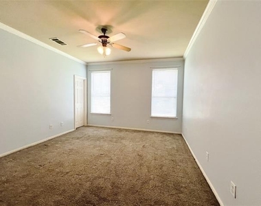552 Kerry Street - Photo Thumbnail 10