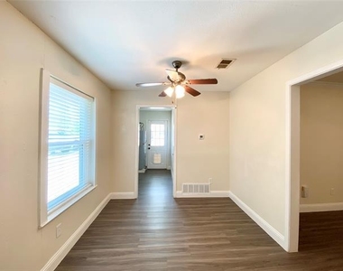801 Irwin Drive - Photo Thumbnail 3