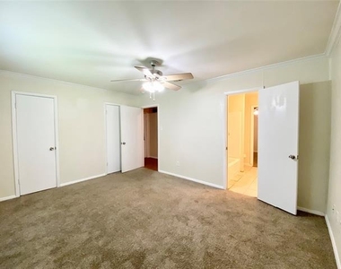 801 Irwin Drive - Photo Thumbnail 4