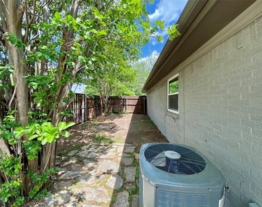 801 Irwin Drive - Photo Thumbnail 6