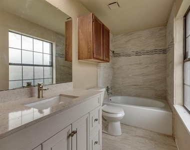 10611 Woodleaf Drive - Photo Thumbnail 15