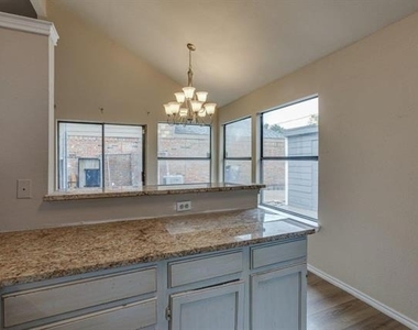 10611 Woodleaf Drive - Photo Thumbnail 11