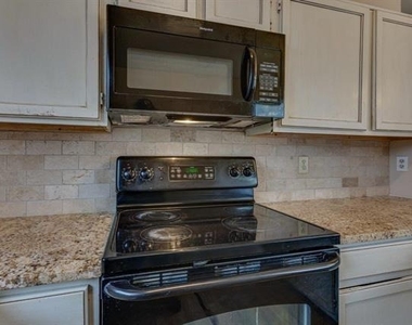 10611 Woodleaf Drive - Photo Thumbnail 8