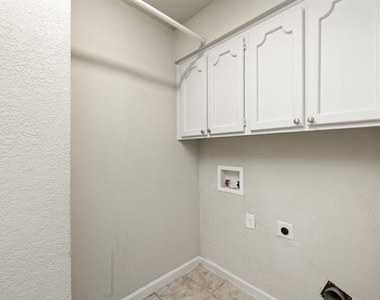 6728 Fair Meadows Drive - Photo Thumbnail 20