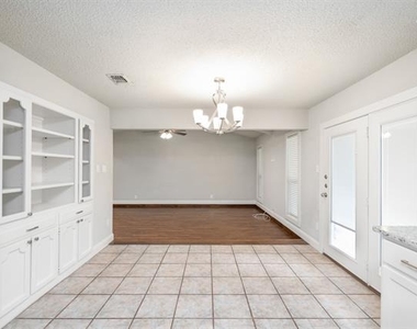 6728 Fair Meadows Drive - Photo Thumbnail 9